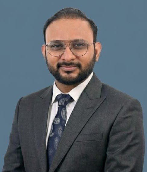 Dr. Akshay Saxena